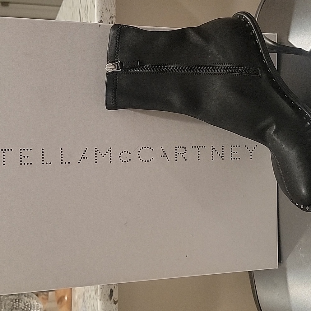 Stella McCartney boots size 6.5 blk brand new